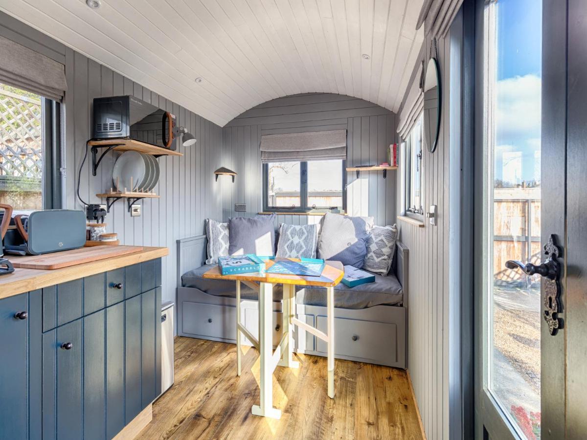 Pass The Keys Whitstable Shepherds Hut Minutes From The Harbour Villa Dış mekan fotoğraf