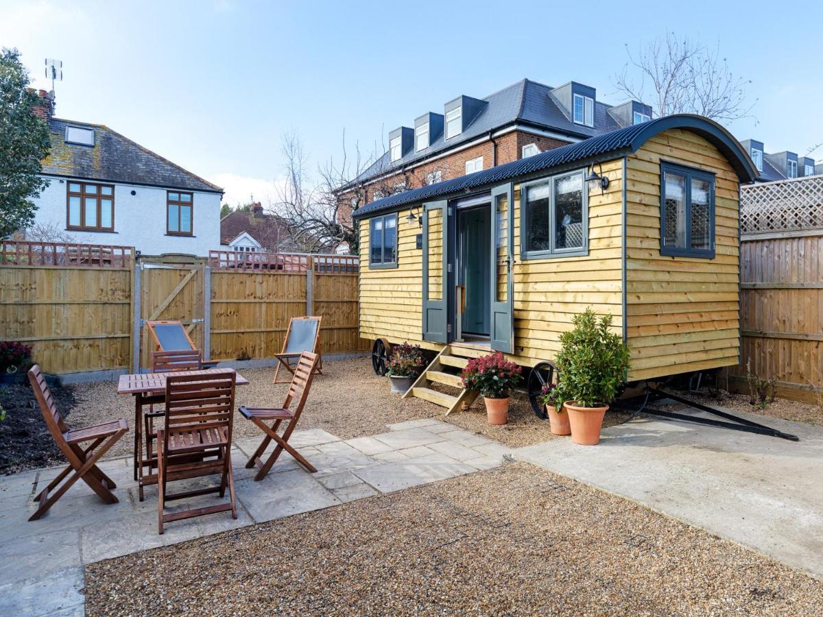 Pass The Keys Whitstable Shepherds Hut Minutes From The Harbour Villa Dış mekan fotoğraf