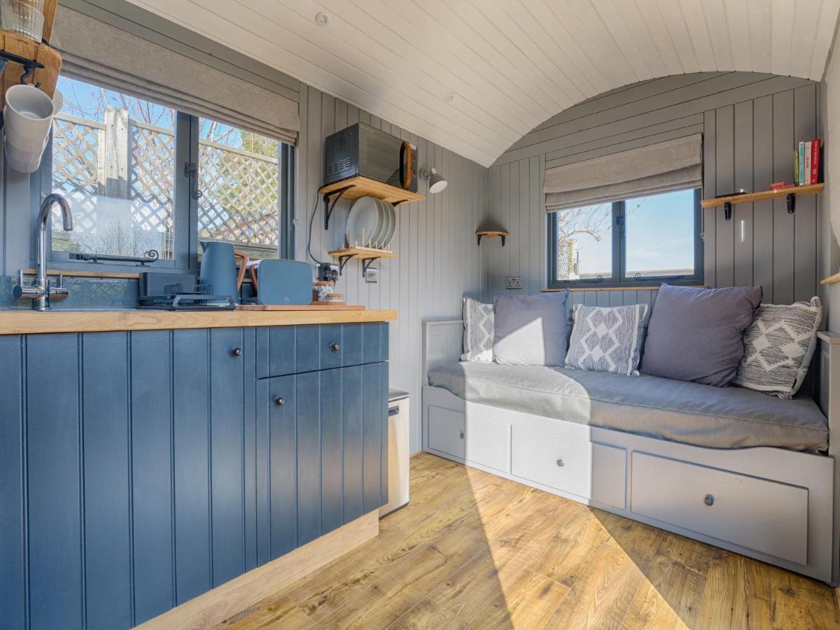 Pass The Keys Whitstable Shepherds Hut Minutes From The Harbour Villa Dış mekan fotoğraf