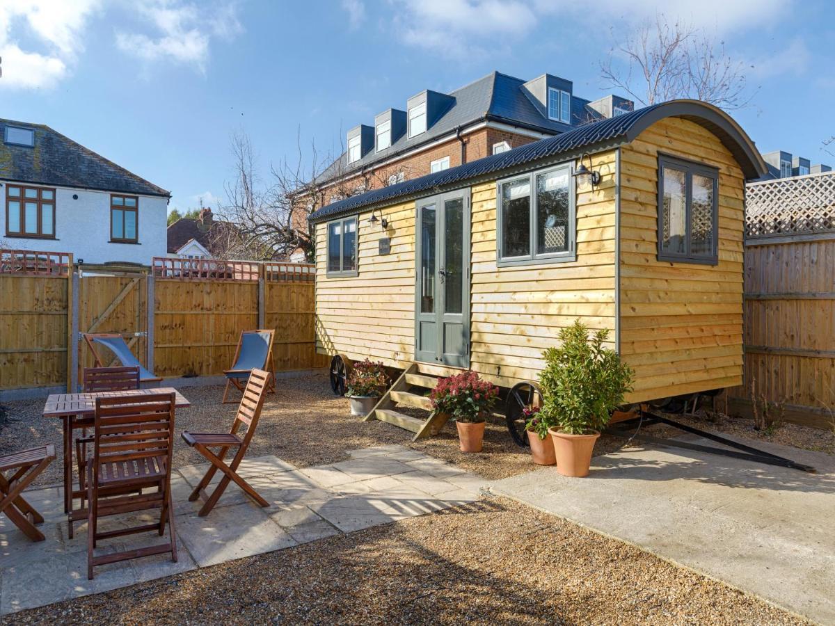 Pass The Keys Whitstable Shepherds Hut Minutes From The Harbour Villa Dış mekan fotoğraf