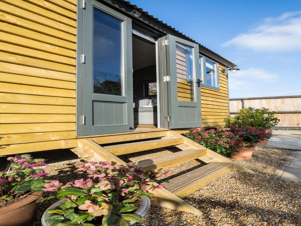 Pass The Keys Whitstable Shepherds Hut Minutes From The Harbour Villa Dış mekan fotoğraf