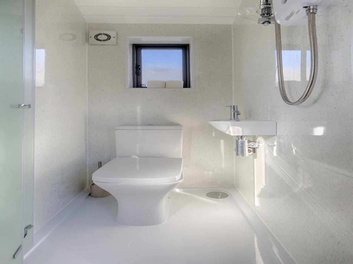 Pass The Keys Whitstable Shepherds Hut Minutes From The Harbour Dış mekan fotoğraf